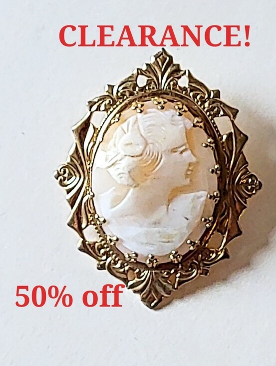 Vintage Jewelry - VINTAGE SHELL CAMEO PIN BROOCH - GOLDTONE ART DECO STYLE FRAME